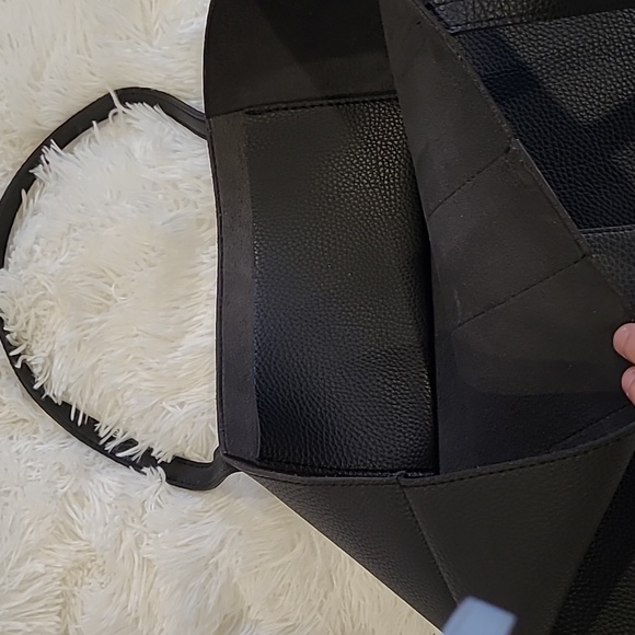 Brand New Vince Camuto Vegan Leather bag. Black and Grey - Picture 4 of 4
